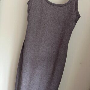 Vuori Essential Dress in Sawyer Heather.